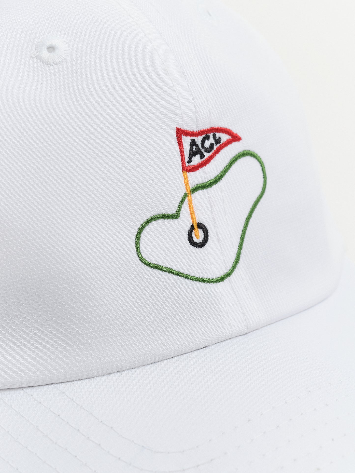Performance Golf Hat in White