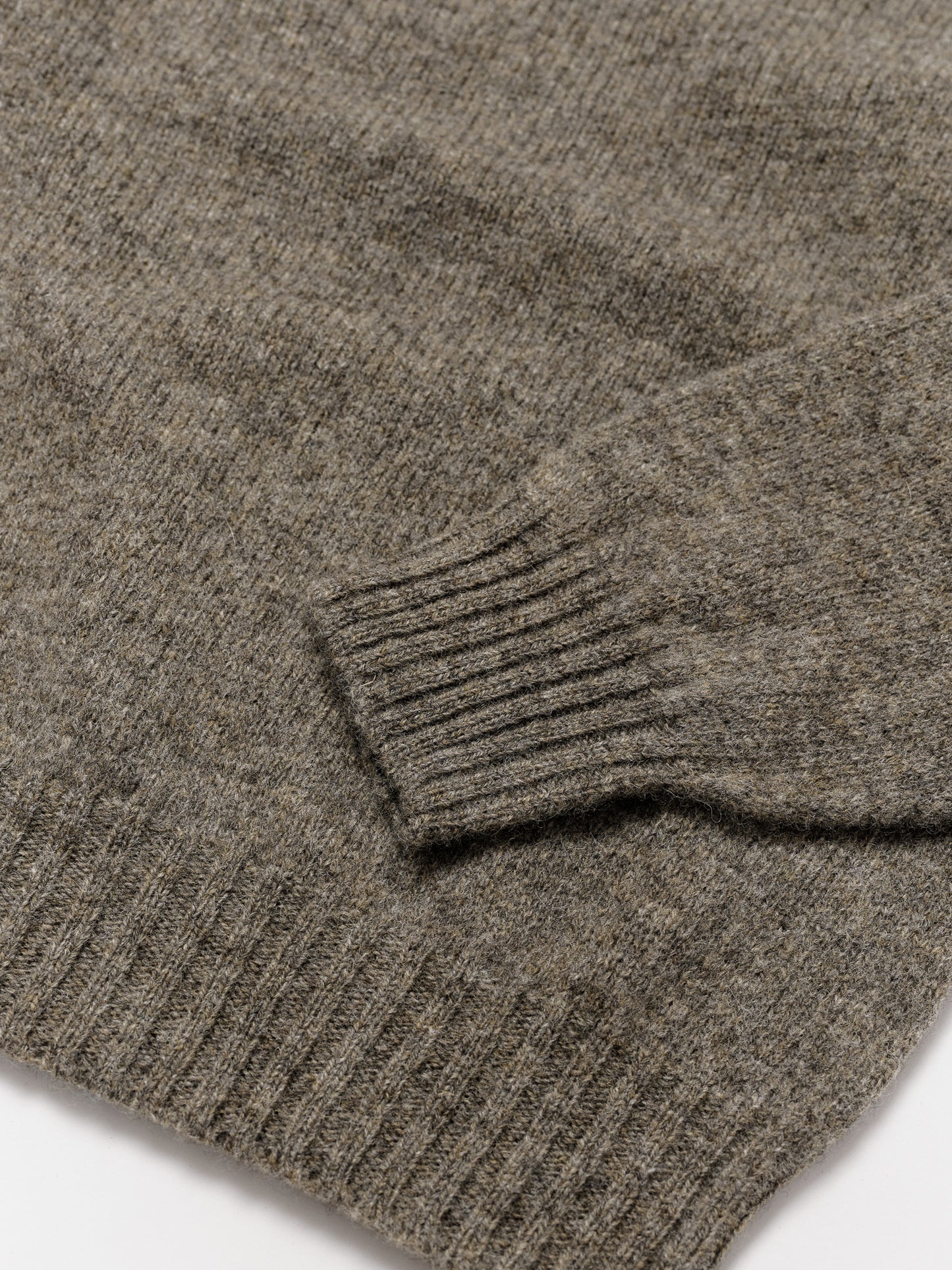 Shetland Wool Crewneck Sweater in Fossil