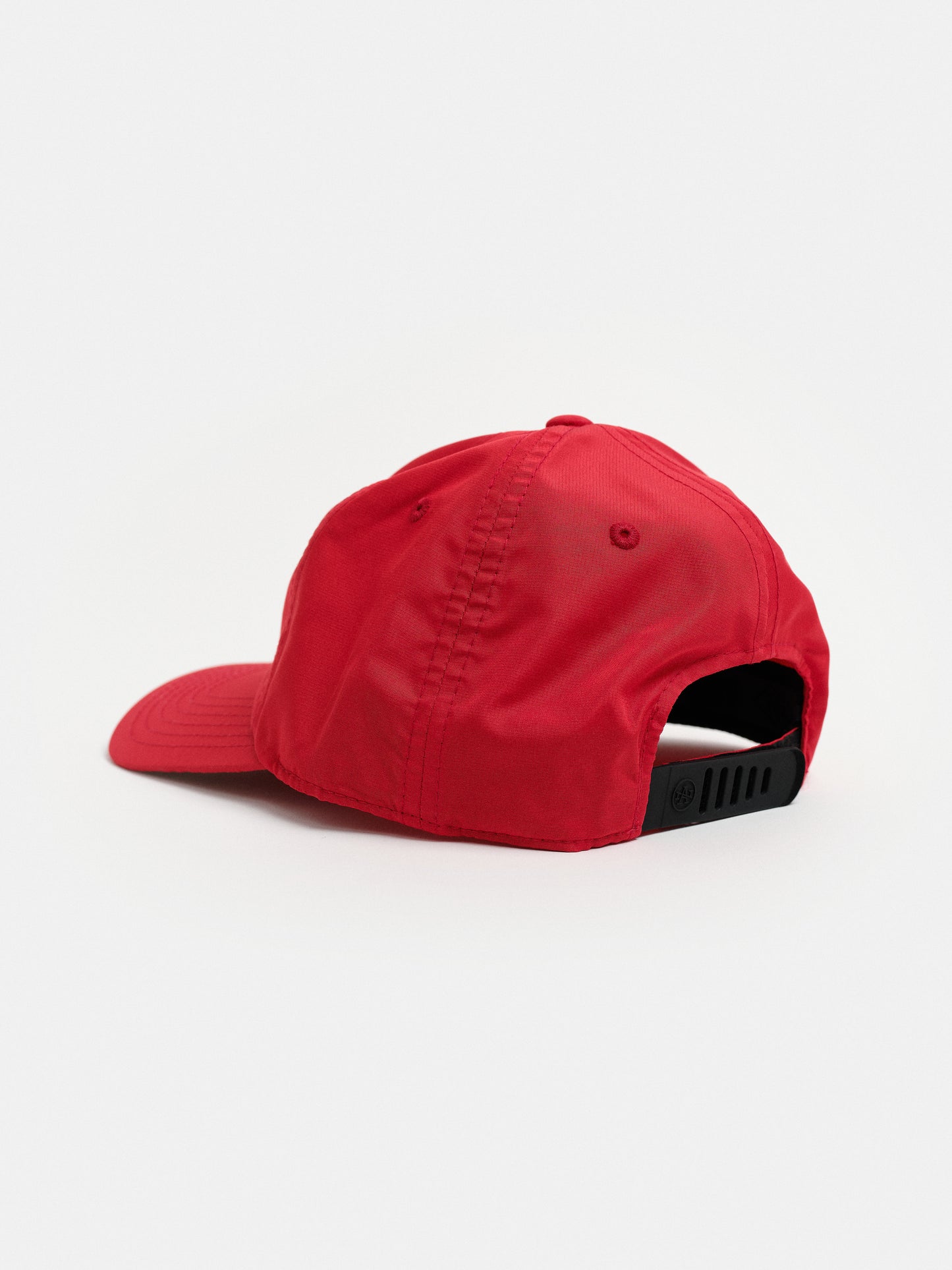 Performance Golf Hat in Red